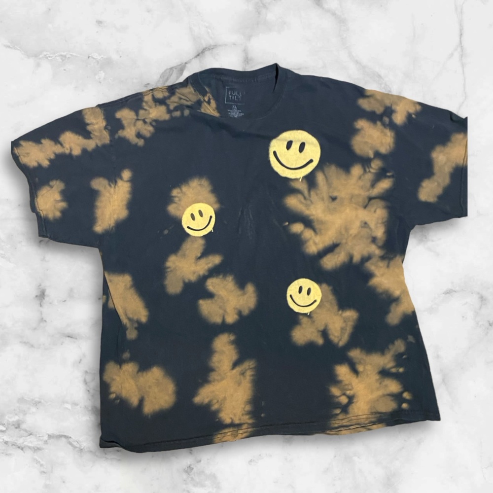 FULL TILT  black smiley tee